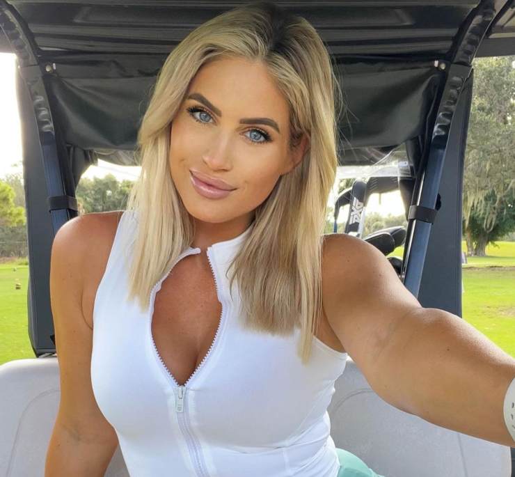 Paige Spiranac foto spettacolare influencer Golf