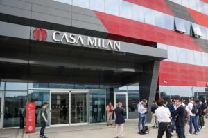 Casa Milan, l'entrata principale della sede rossonera