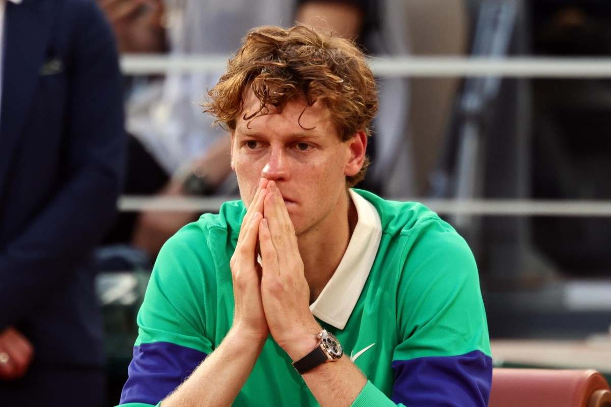 Jannik Sinner in lacrime dopo la finale di Parigi