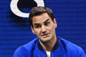 Roger Federer nel giorno dell'addio al tennis