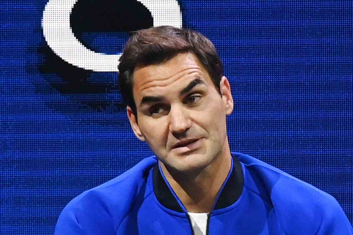 Roger Federer nel giorno dell'addio al tennis