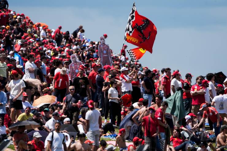 I tifosi della Ferrari all'ultimo GP di Imola