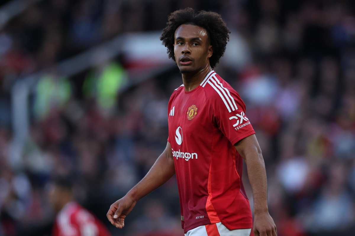 Zirkzee con la maglia del Manchester United